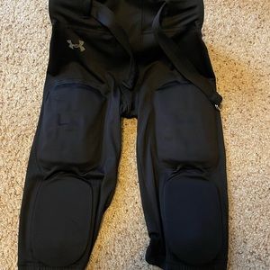 Boys Large Under Armour Football Pants